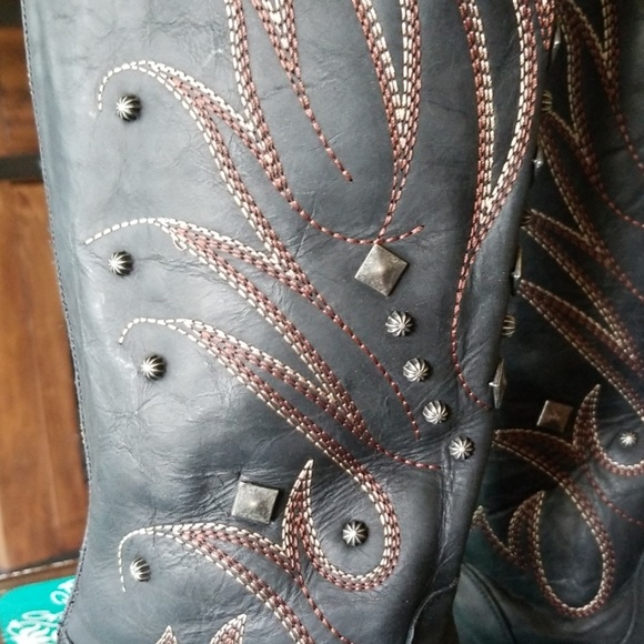 Boots - Picture 8 of 8